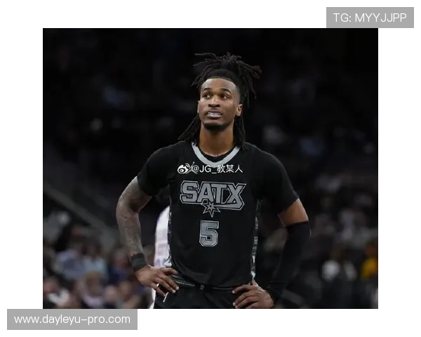 卡斯尔无球跑动制造空位，三分效率领跑新秀