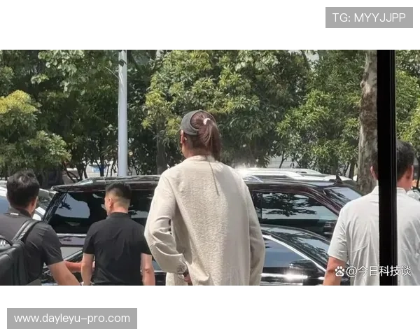 朱婷家里那个豪车车库，朋友看了直接尴尬笑了几秒钟