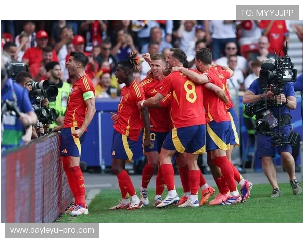 欧战舞台考验：加纳乔面对欧洲强队的发挥