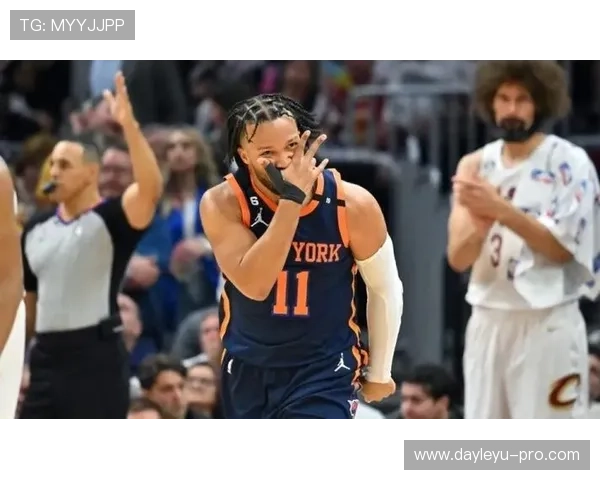 杰伦·布伦森挡拆制造空位率超库里 打造球队关键得分点